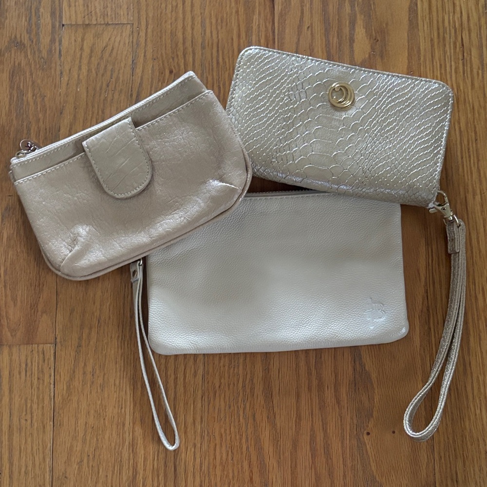 Elegant Cream Clutch Set